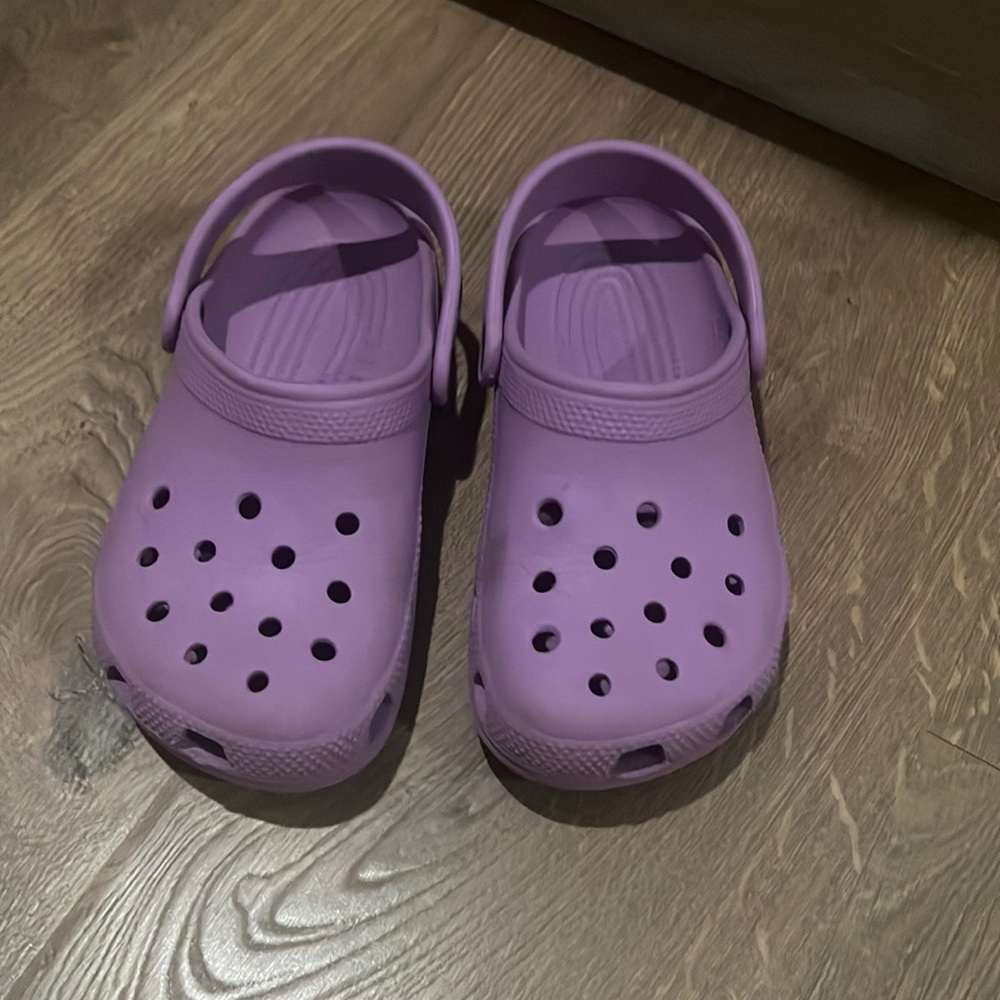 Crocs size 1